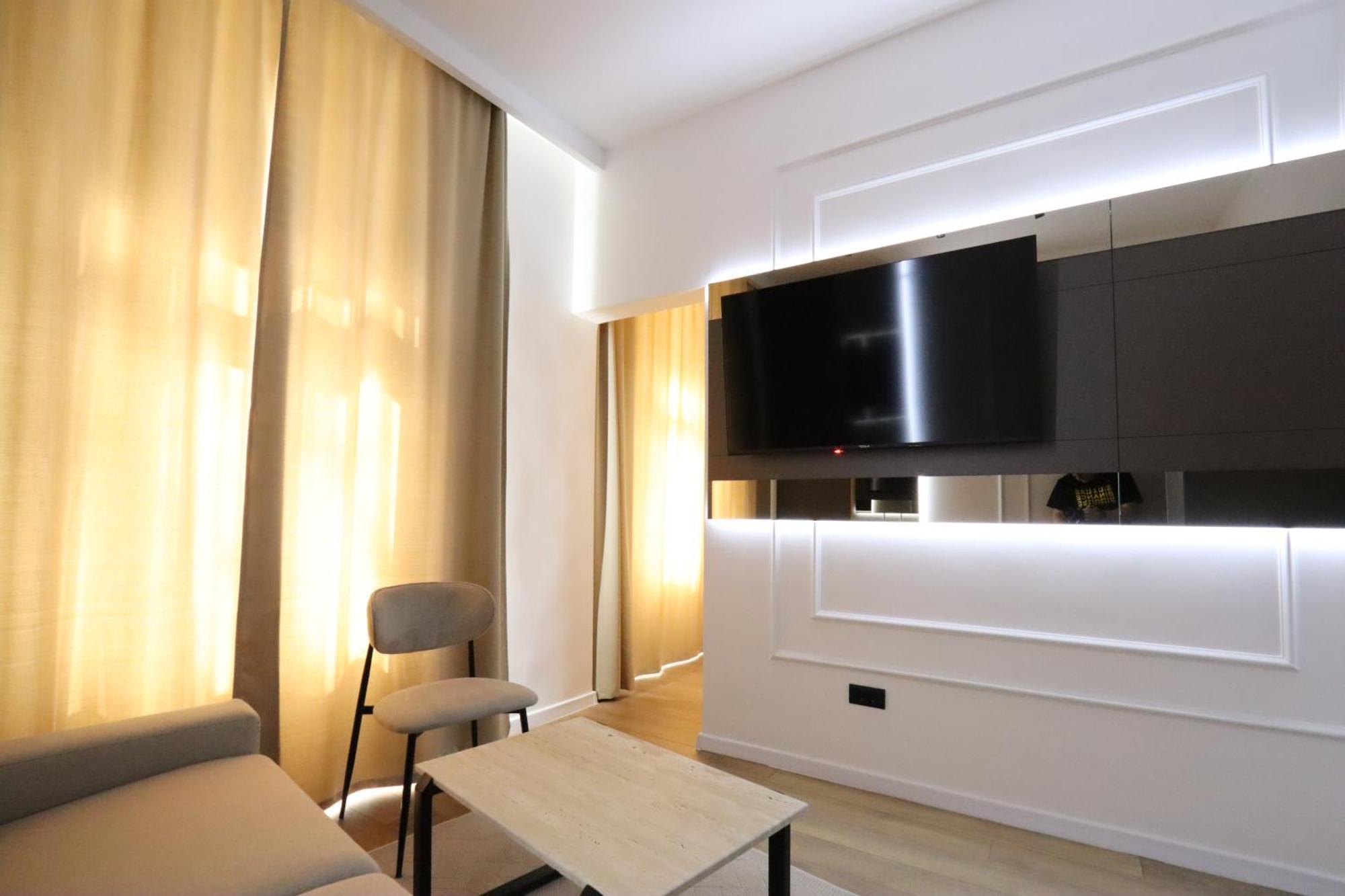 Din Luxury *